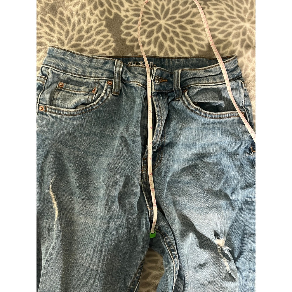 High Rise Distressed Barrel Mom Jeans size 2 Light Wash Blue Ripped Indie Y2K - Picture 6 of 9